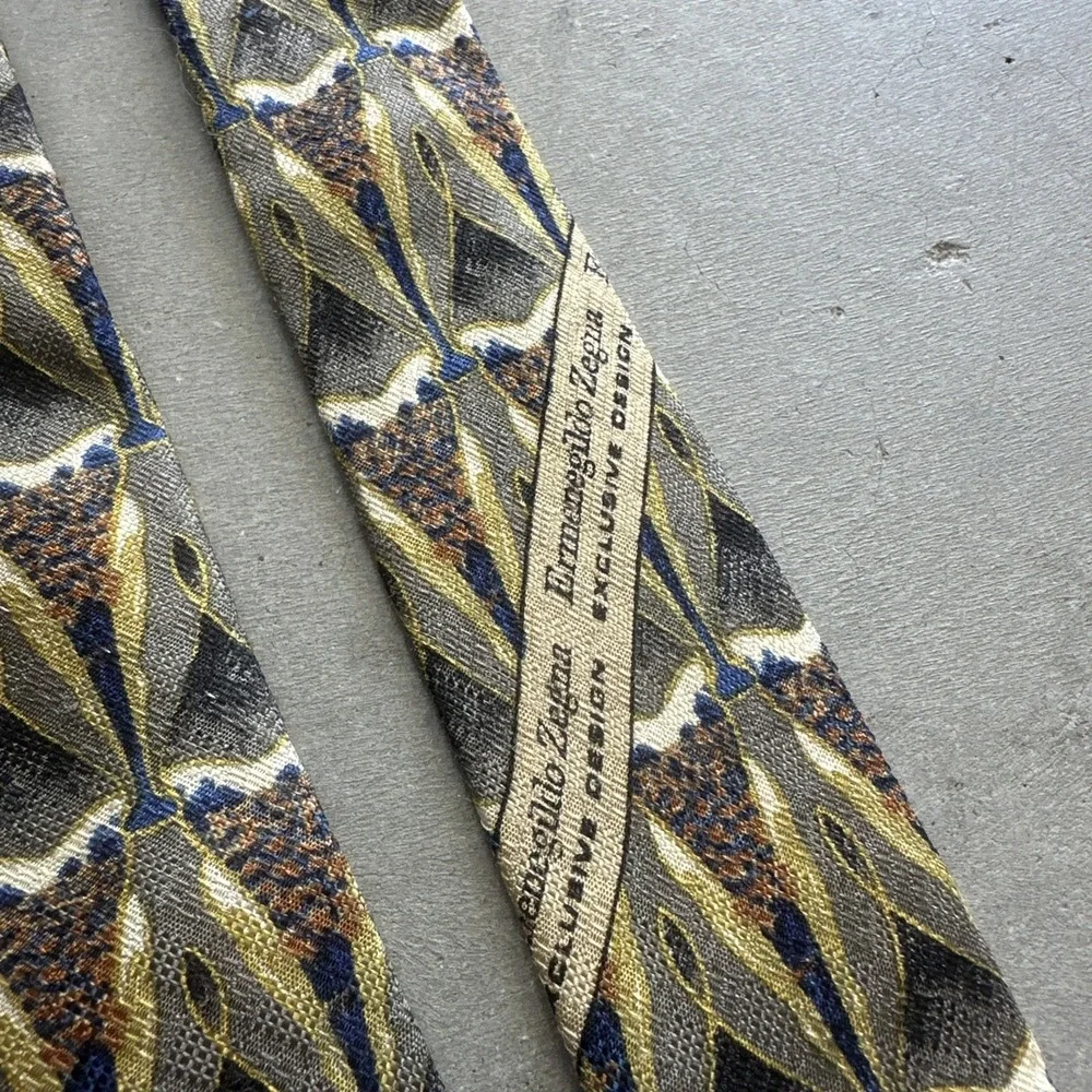 Ermengildo Zegna Men's Silk Tie Made In Italy - Exclusive Design - Abstract